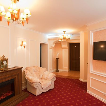 7 Sky Hotel Klinicheskaya Street Київ Екстер'єр фото